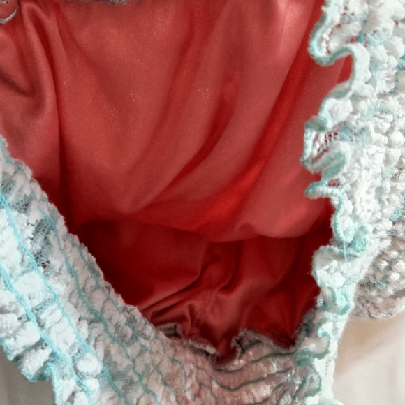 Halo Lace Sheer Cold Shoulder Blouse - Picture 5 of 8